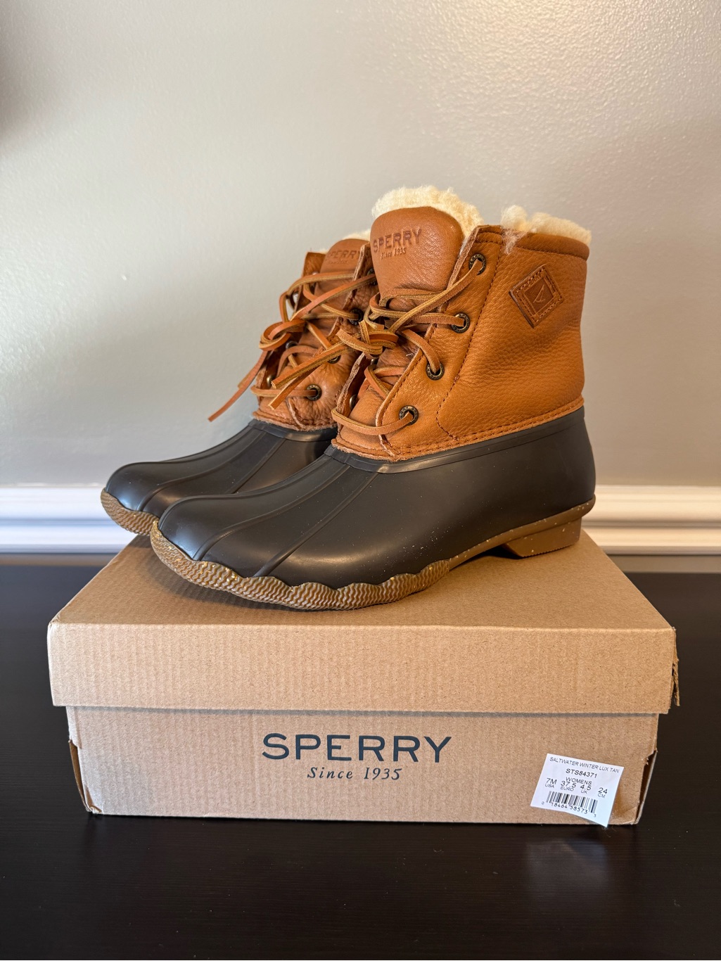 Sperry Saltwater Winter Lux Boots In Tan & Black